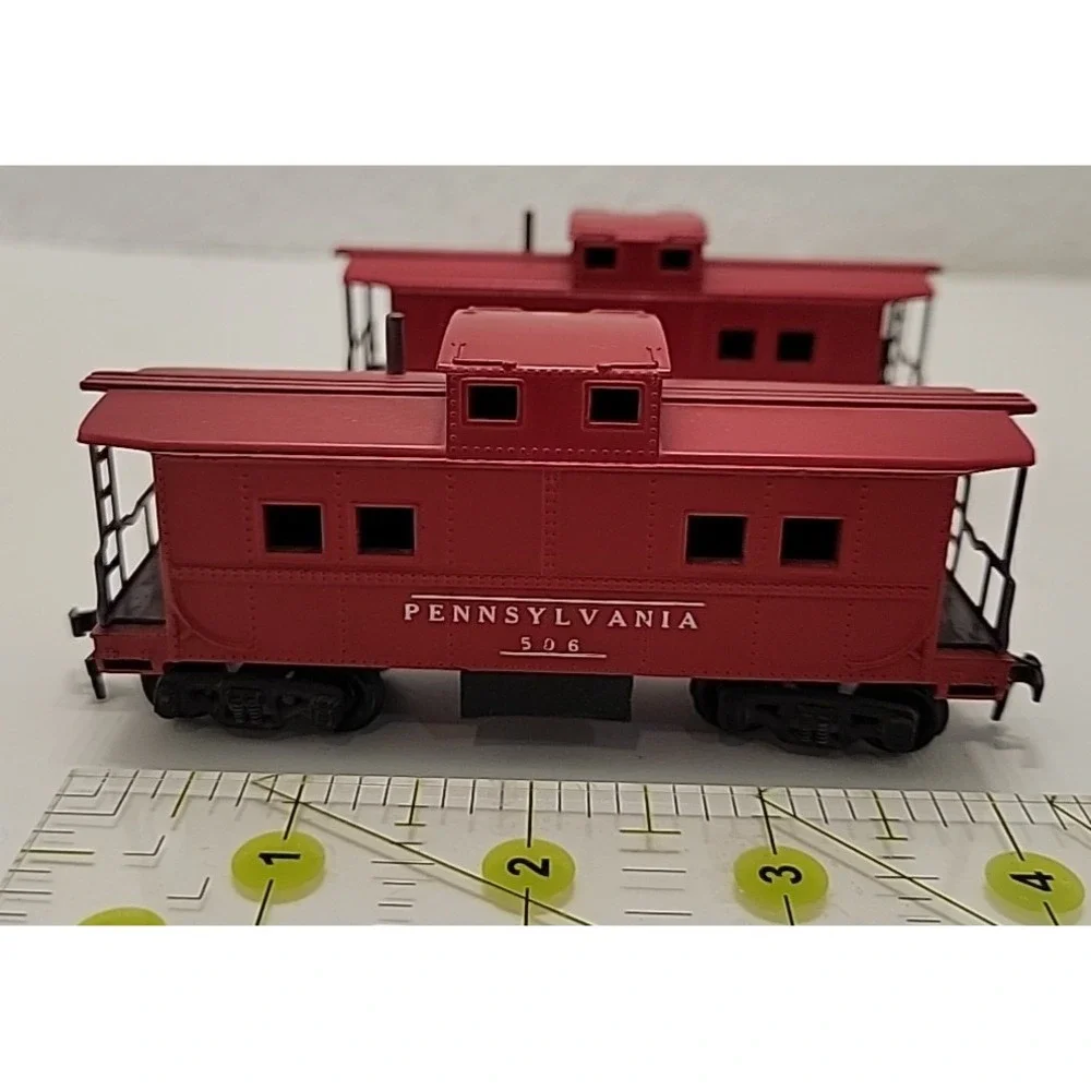 Vintage HO SCALE PENNSYLVANIA 506 CABOOSE & 33506